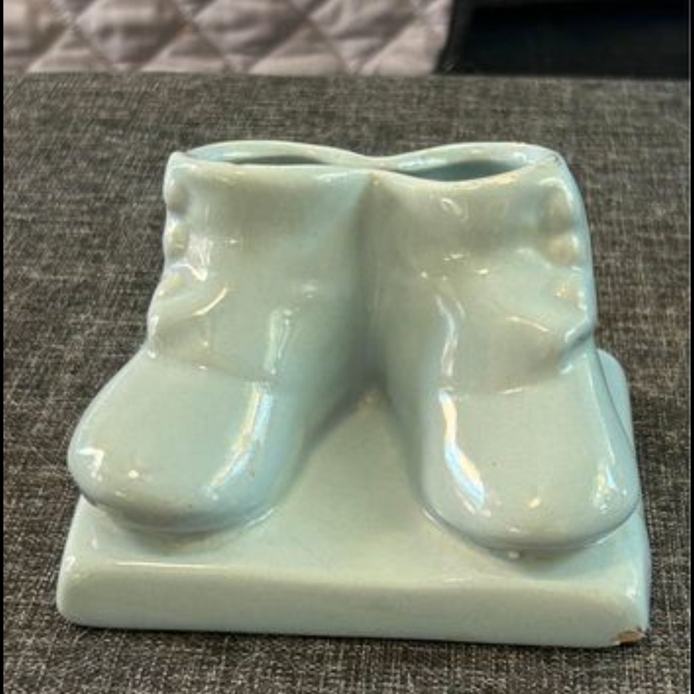Vintage 1950s era baby shoe planter
